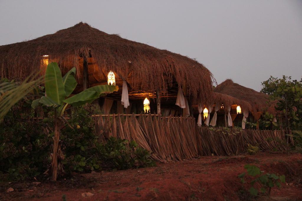 Hotel Banyan Tree Yoga à Mandrem Extérieur photo